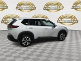 Used 2023 Nissan Rogue SV image 3