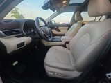 Used 2022 Toyota Highlander XLE image 3