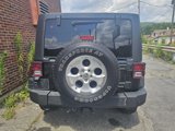 Used 2012 Jeep Wrangler Unlimited Rubicon image 3