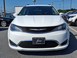 Used 2018 Chrysler Pacifica Touring-L Plus w/ Tire & Wheel Group image 2