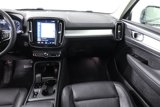 Used 2022 Volvo XC40 T4 Momentum image 5