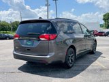 Used 2020 Chrysler Pacifica Touring-L w/ S Appearance Package image 5