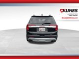 Used 2023 GMC Acadia SLT image 5