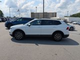 Used 2021 Volkswagen Tiguan SE w/ Panoramic Sunroof Package image 6