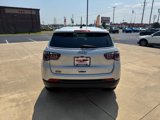 Used 2024 Jeep Compass Latitude image 4