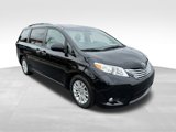 Used 2017 Toyota Sienna L image 3