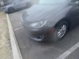 Used 2020 Chrysler Pacifica Touring image 5