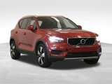 Used 2019 Volvo XC40 T5 Momentum image 3