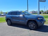 Used 2020 Jeep Grand Cherokee Limited w/ Luxury Group II image 2