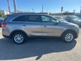 Used 2017 Kia Sorento LX image 4