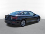 Used 2023 Volkswagen Jetta SE image 3
