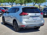 Used 2018 Nissan Rogue SV image 3