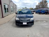 Used 2016 Chrysler Town & Country Touring image 2