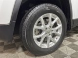 Used 2018 Jeep Cherokee Latitude Plus w/ Comfort/Convenience Group image 4