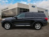 Used 2023 Ford Explorer XLT image 2