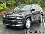Used 2022 Jeep Compass Latitude image 3