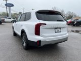 Used 2024 Kia Telluride LX image 3