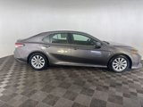 Used 2018 Toyota Camry LE image 5