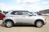Used 2021 Hyundai Venue SE image 3