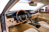 Used 2013 Lexus ES 300h image 3