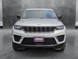 Certified 2022 Jeep Grand Cherokee Laredo image 2