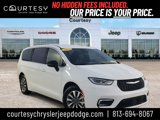 Used 2025 Chrysler Pacifica Select image 1
