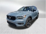 Certified 2022 Volvo XC40 T4 R-Design image 2