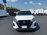 Used 2023 Nissan Kicks SR image 2