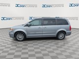 Used 2016 Chrysler Town & Country Touring-L image 5