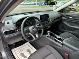 Used 2024 Nissan Altima 2.5 SV image 3