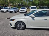 Used 2023 Nissan Altima 2.5 SV image 2