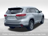 Used 2017 Toyota Highlander XLE image 4