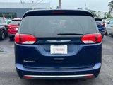 Used 2017 Chrysler Pacifica Touring-L image 4