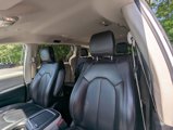 Used 2023 Chrysler Pacifica Touring-L image 3