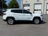 Used 2025 Jeep Compass Latitude image 2