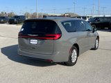 New 2025 Chrysler Pacifica Select image 4