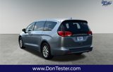 Used 2017 Chrysler Pacifica Touring image 6