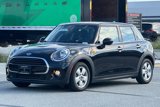 Used 2019 MINI Cooper 4-Door Hardtop image 2