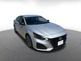 Used 2024 Nissan Altima 2.5 SV image 3