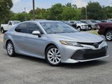 Used 2018 Toyota Camry LE image 2