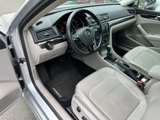 Used 2018 Volkswagen Passat 2.0T SE image 2