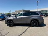 Used 2019 Toyota Highlander SE image 2