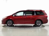 Used 2019 Toyota Sienna Limited Premium image 2