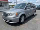 Used 2016 Chrysler Town & Country Touring image 3
