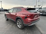 Used 2025 Chevrolet Trax LT w/ LT Convenience Package image 5