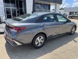 Used 2024 Hyundai Elantra SE image 3