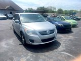 Used 2009 Volkswagen Routan SEL image 2