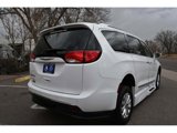 Used 2018 Chrysler Pacifica Touring-L image 5