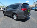 Used 2017 Chrysler Pacifica Touring-L image 4