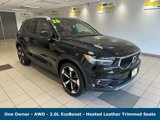 Used 2020 Volvo XC40 T5 Momentum w/ Protection Package image 1